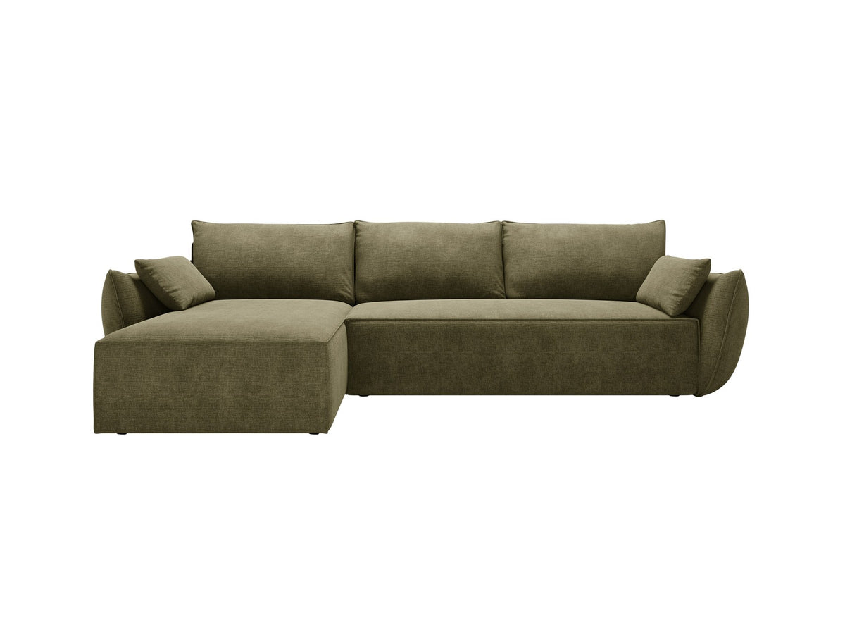 Linksseitiges Ecksofa Kaelle von Micadoni in leichtem Beige mit Chenille-Stoffbezug, schwarzen Kunststoffbeinen und ausklappbarem Bettkasten.