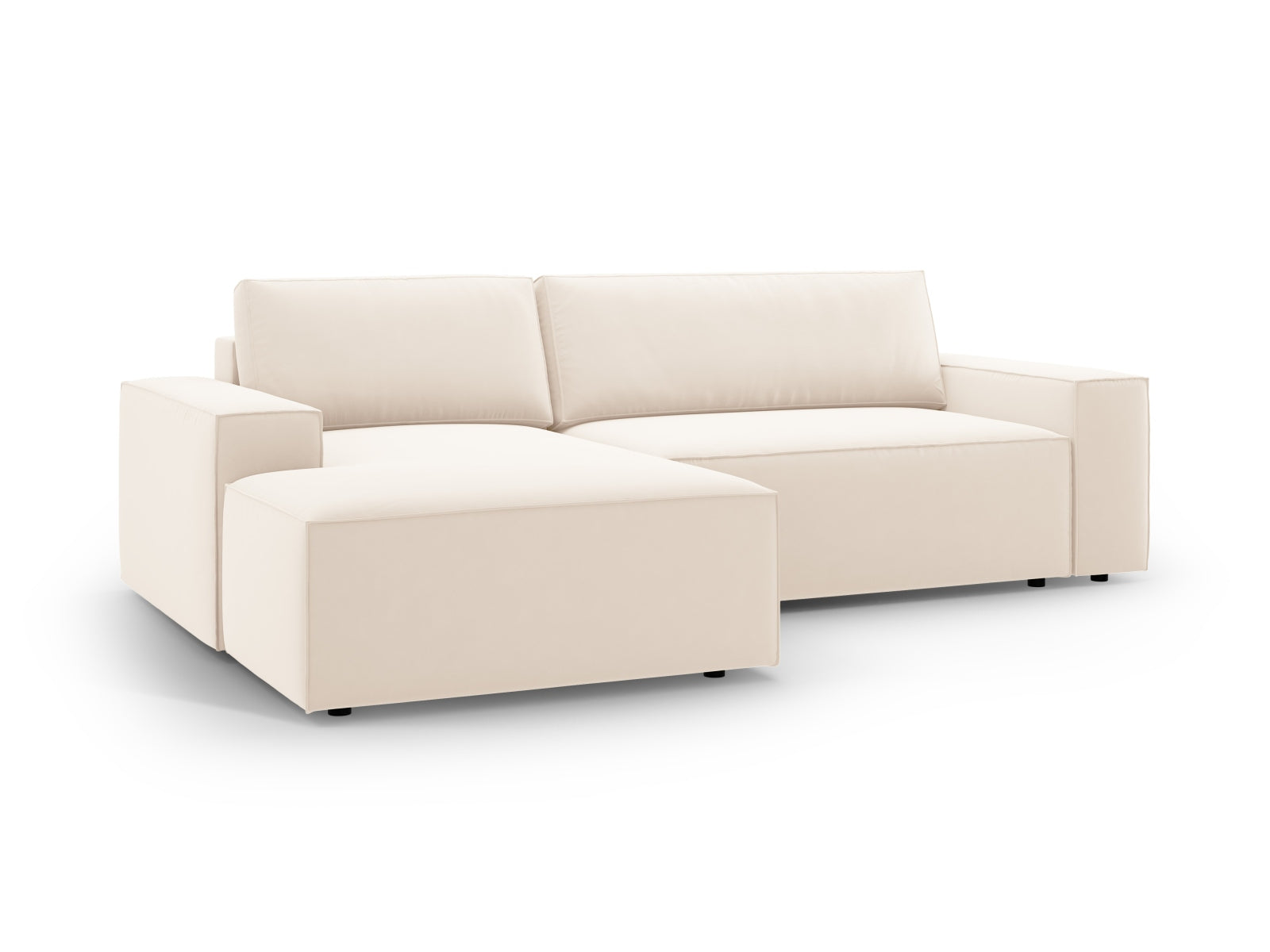 Beige Velours Ecksofa Jodie mit Schlaffunktion und Stauraum, stilvolles 3-Sitzer Design für gemütliche Wohnräume.
