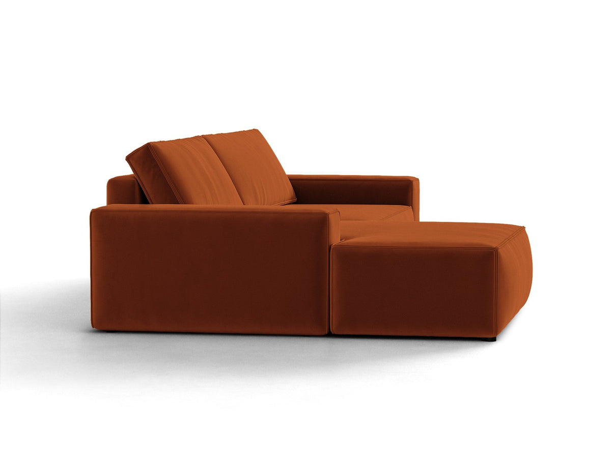 Braunes Ecksofa Jodie von Micadoni mit linker Ausrichtung, Baloo-Stoffbezug, schwarzen Kunststoffbeinen und ausklappbarem Bettkasten.