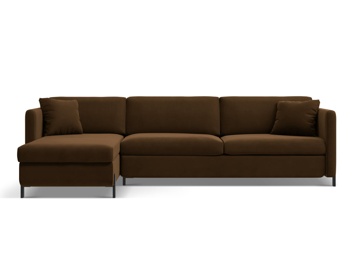 Gloria Velour links Ecksofa mit Schlaffunktion und Stauraum 4 Sitzer in Chocolate-Salvador präsentiert im Onlineshop von KAQTU Design AG. Bettsofa links ist von Micadoni