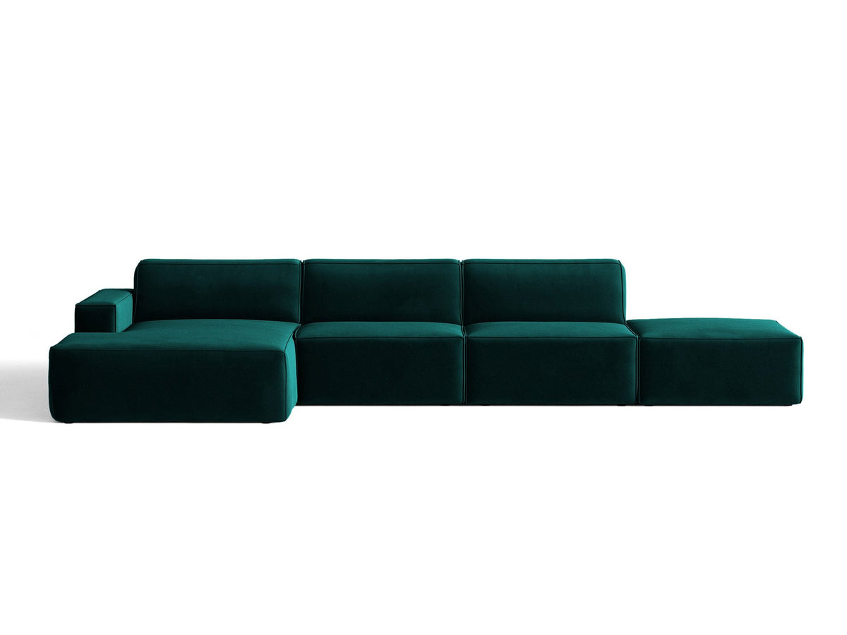 Ecksofa Jodie links von Micadoni in leichtem Beige mit Venus-Samtstoff, schwarzen Kunststoffbeinen und niedriger Rückenlehne.