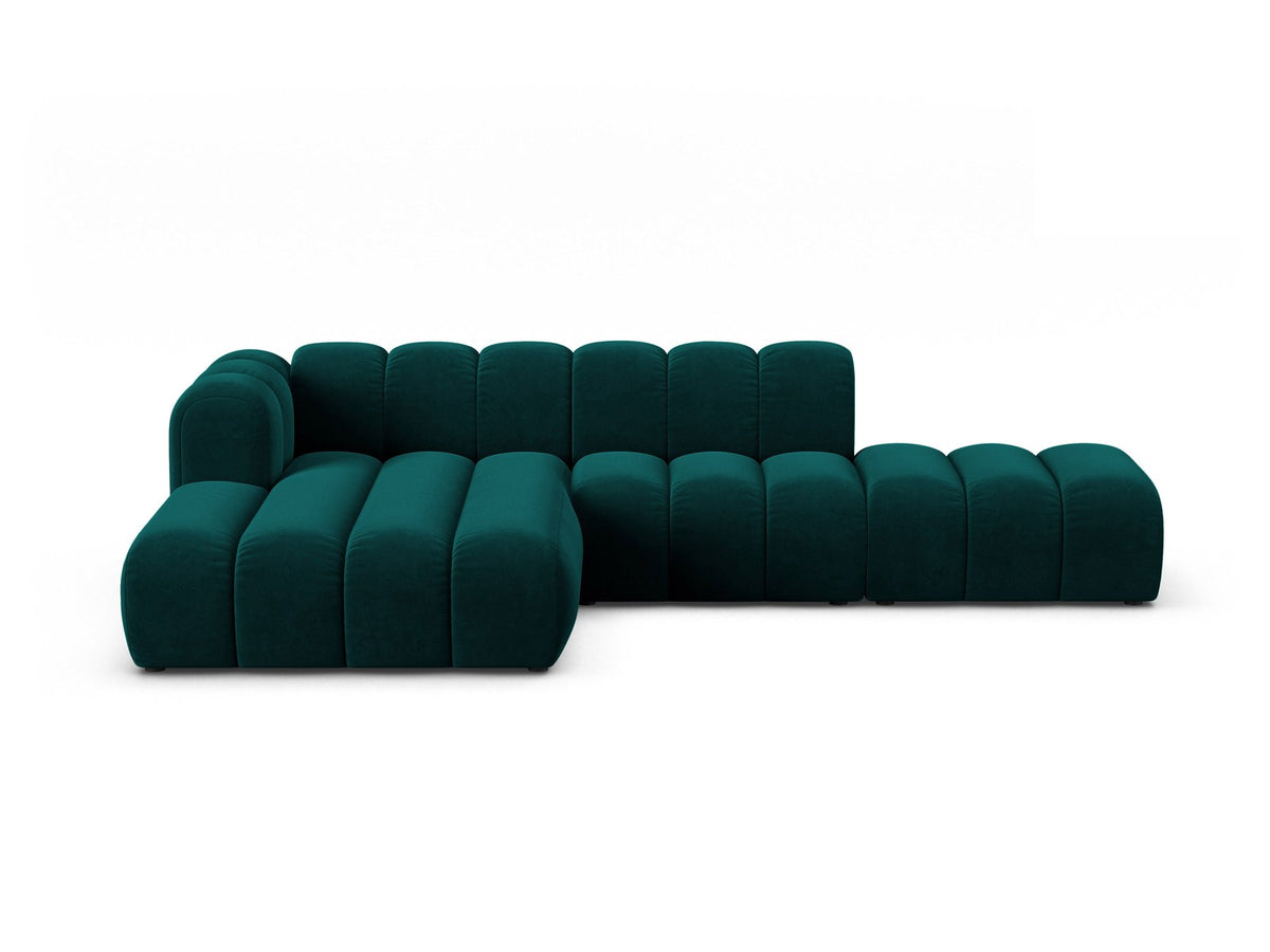 Lupine Linkes Ecksofa von Micadoni in Leichtes Beige, L-Form mit Venus Samtstoff-Bezug und schwarzen Kunststoffbeinen, Frontansicht.