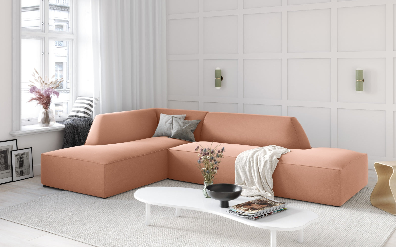 Entdecken Sie das stilvolle Ruby Velour Ecksofa links von Micadoni – ein 4-Sitzer, der Eleganz und Komfort in Ihr Zuhause bringt.