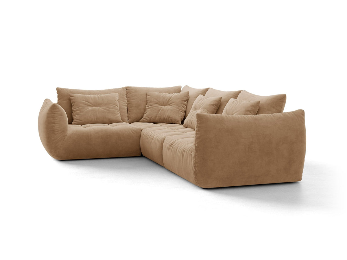 Modulares Ecksofa links Bloom von Micadoni in leichtem Beige, Veloursstoff Casino Pearl, schwarze Kunststoffbeine, tiefe Sitzfläche.