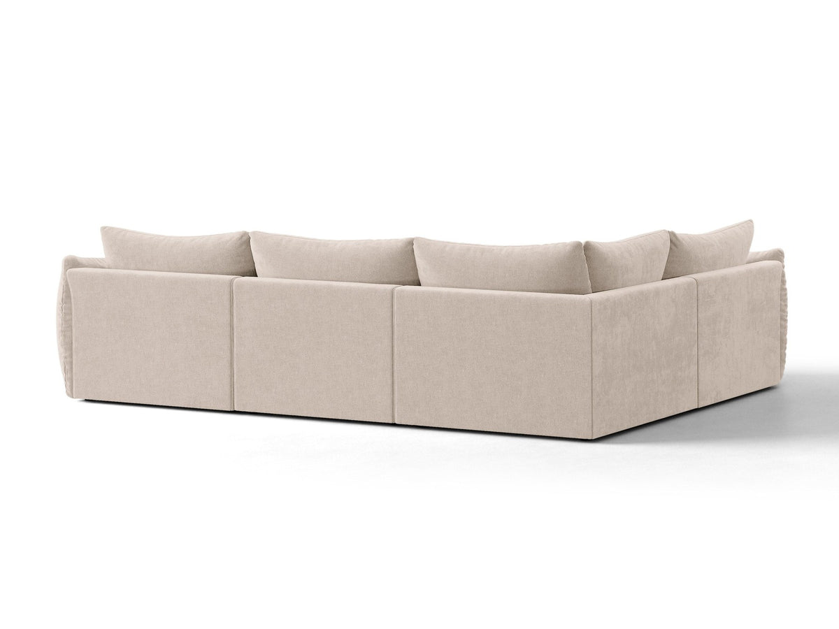 Modulares Ecksofa links Bloom von Micadoni in leichtem Beige, Veloursstoff Casino Pearl, schwarze Kunststoffbeine, tiefe Sitzfläche.