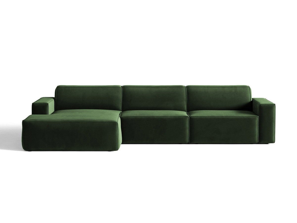 Modulares Ecksofa links von Micadoni in leichtem Beige mit Venus-Samtstoff-Bezug, schwarzen Kunststoffbeinen und niedriger Rückenlehne.