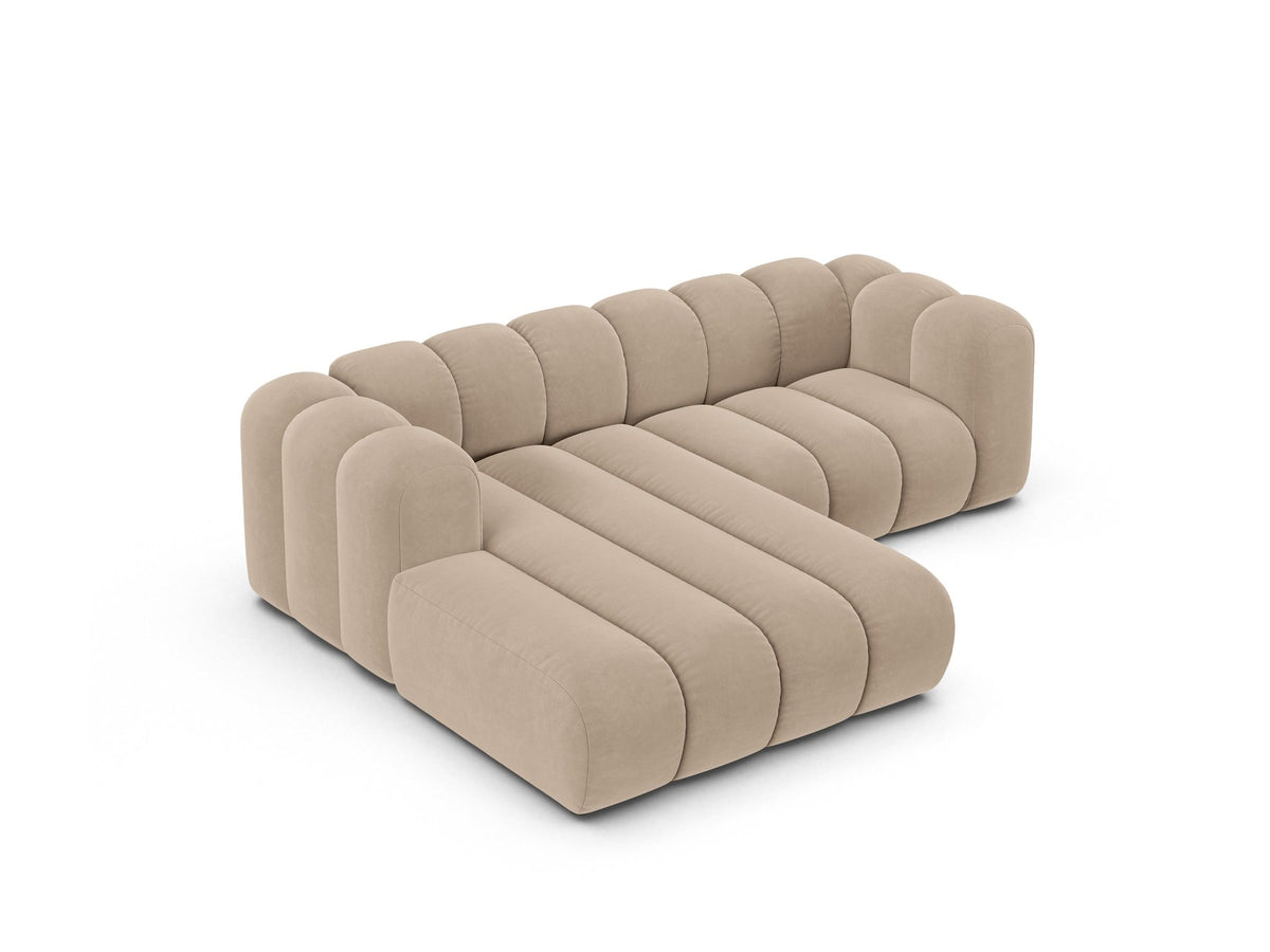 Lupine Linkes Ecksofa von Micadoni in Beige, L-förmiges Ecksofa mit Samtstoff Venus, schwarzen Kunststoffbeinen, Ausrichtung links.