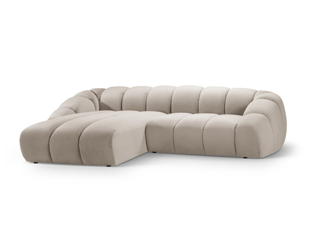 Diana Velour links Ecksofa 4 Sitzer in Beige-Salvador präsentiert im Onlineshop von KAQTU Design AG. L-Sofa links ist von Micadoni