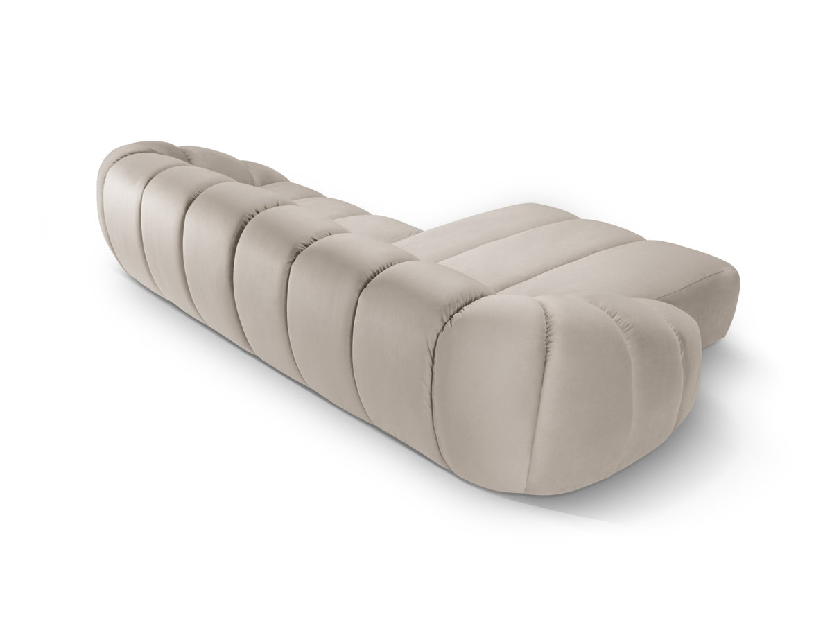Diana Velour links Ecksofa 4 Sitzer in Beige-Salvador präsentiert im Onlineshop von KAQTU Design AG. L-Sofa links ist von Micadoni