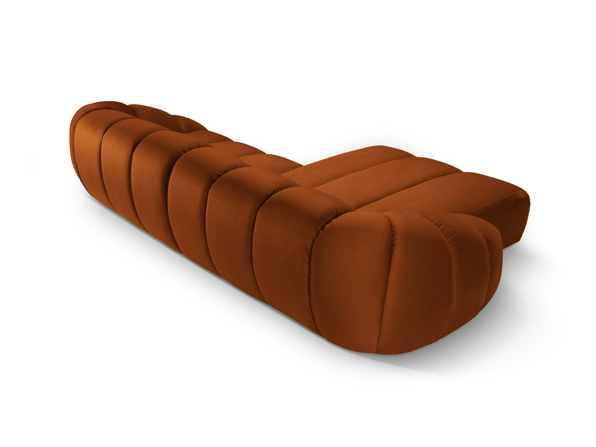 Diana Velour links Ecksofa 4 Sitzer in Terracotta-Salvador präsentiert im Onlineshop von KAQTU Design AG. L-Sofa links ist von Micadoni