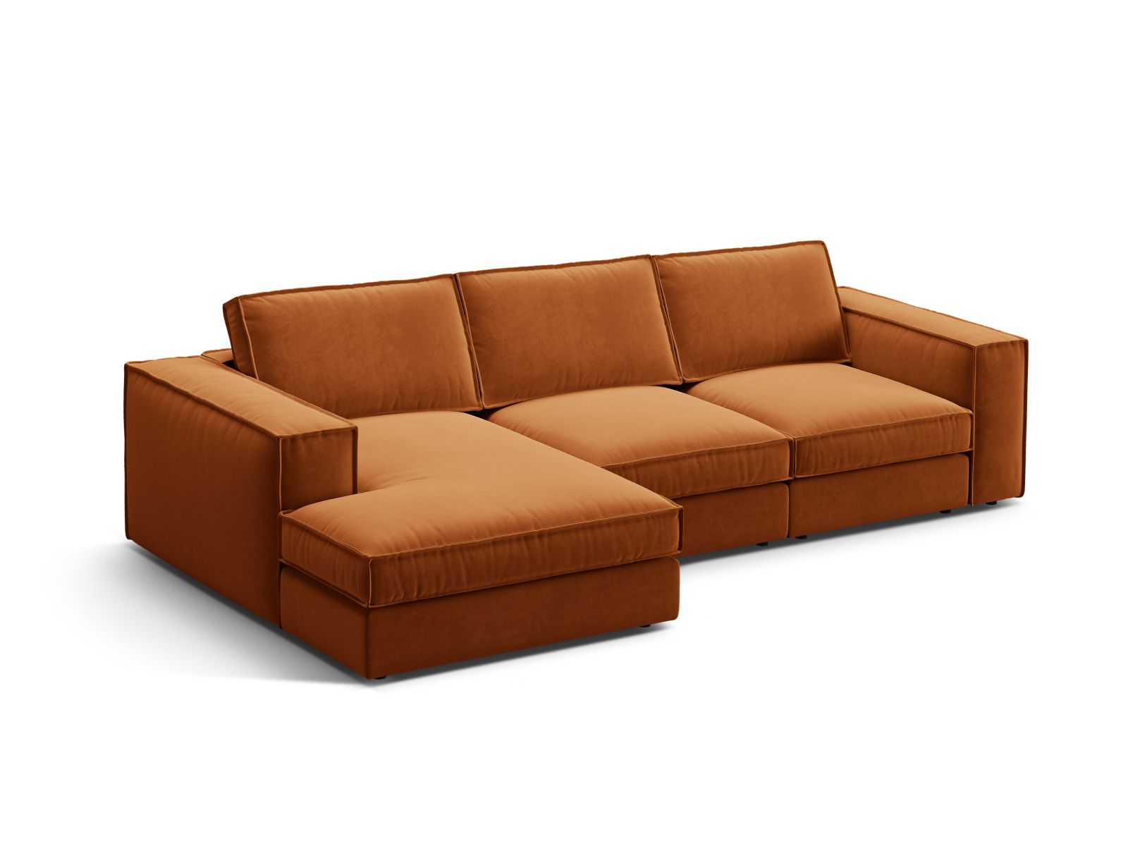Elegantes 3-Sitzer Ecksofa links Pola in warmem Terracotta, ideal für stilvolle Wohnräume, erhältlich bei KAQTU Design AG.