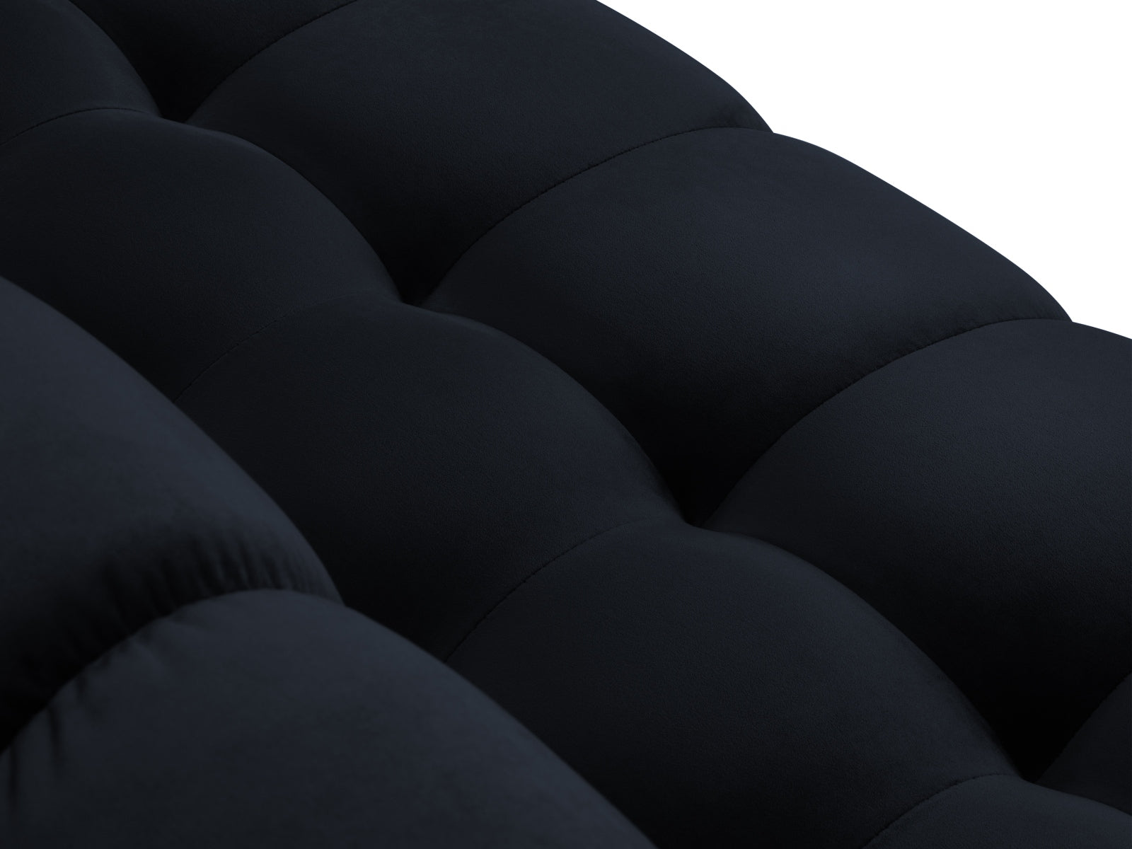 Erleben Sie das Mamaia Velour Ecksofa links von Micadoni – ein elegantes 5-Sitzer Sofa, das Stil und Gemütlichkeit in Ihr Zuhause bringt.