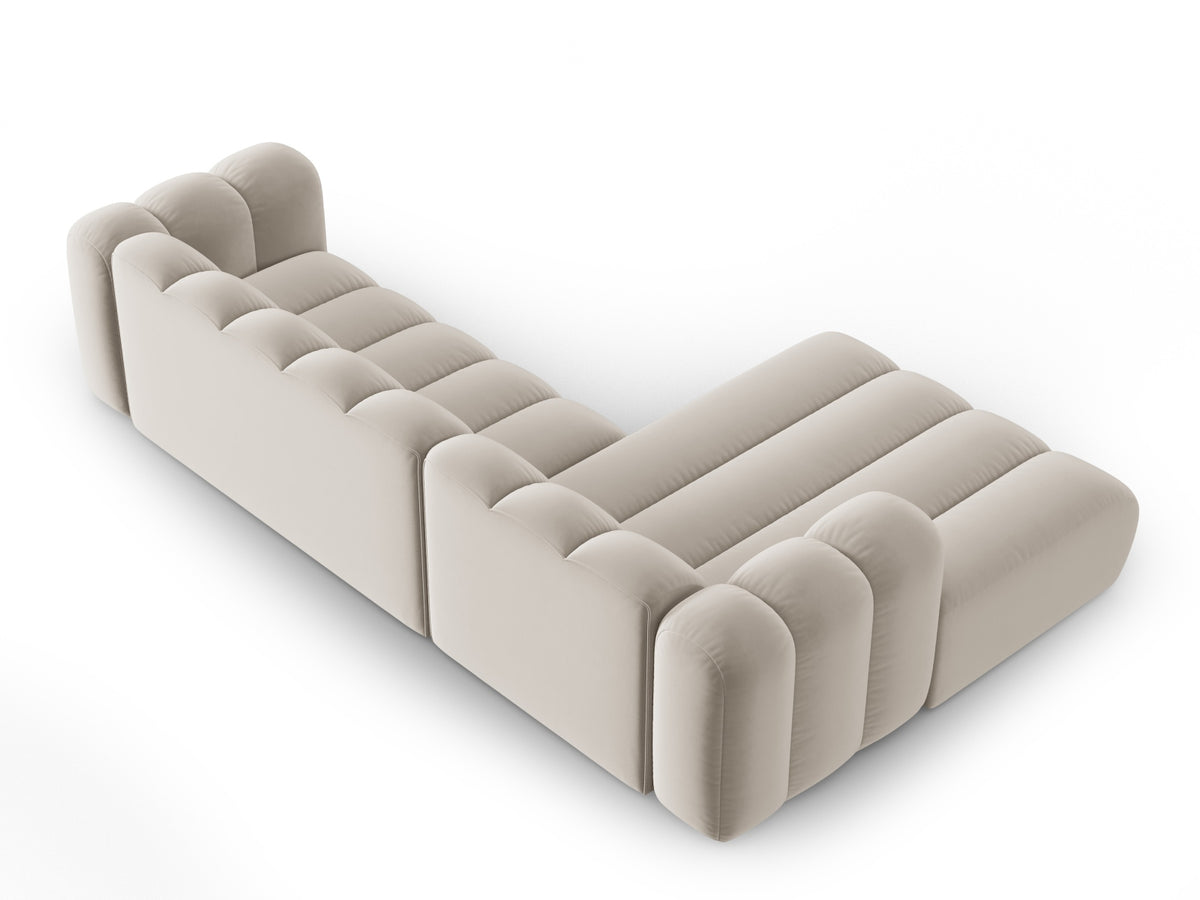 Lupine Velour modulares Ecksofa links 4 Sitzer in Beige-Salvador präsentiert im Onlineshop von KAQTU Design AG. L-Sofa links ist von Micadoni
