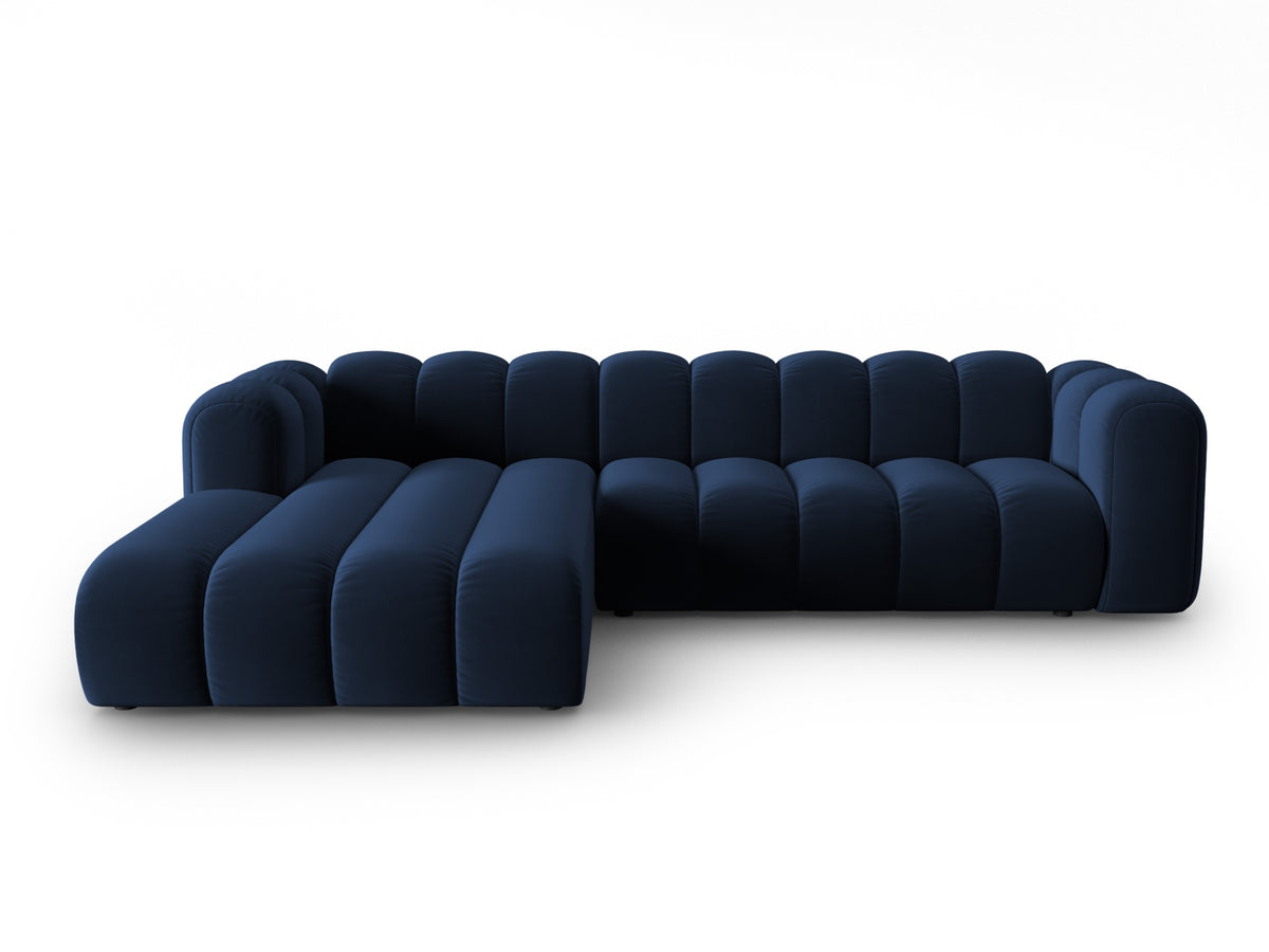 Lupine Velour modulares Ecksofa links 4 Sitzer in Royal Blue-Salvador präsentiert im Onlineshop von KAQTU Design AG. L-Sofa links ist von Micadoni