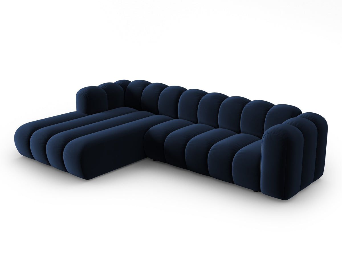 Lupine Velour modulares Ecksofa links 4 Sitzer in Royal Blue-Salvador präsentiert im Onlineshop von KAQTU Design AG. L-Sofa links ist von Micadoni