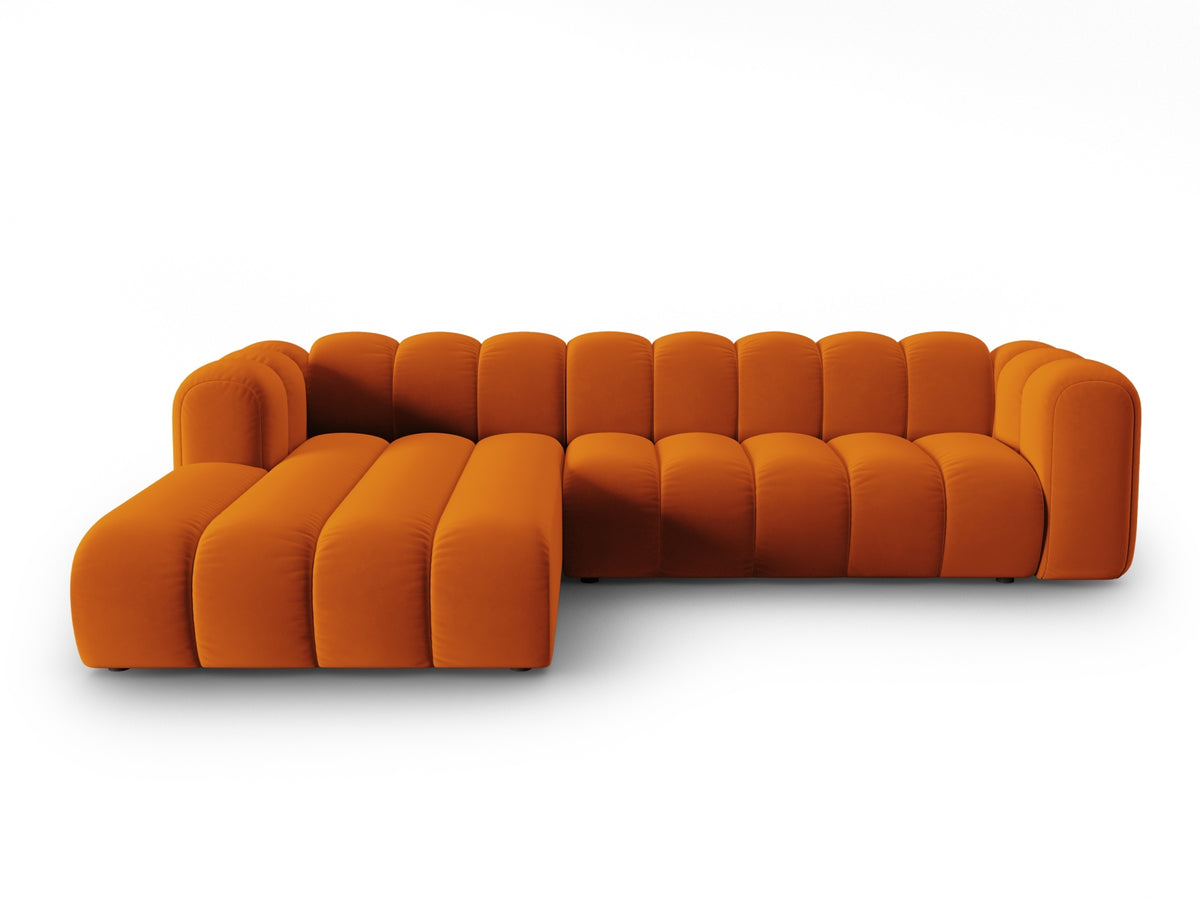 Lupine Velour modulares Ecksofa links 4 Sitzer in Terracotta-Salvador präsentiert im Onlineshop von KAQTU Design AG. L-Sofa links ist von Micadoni