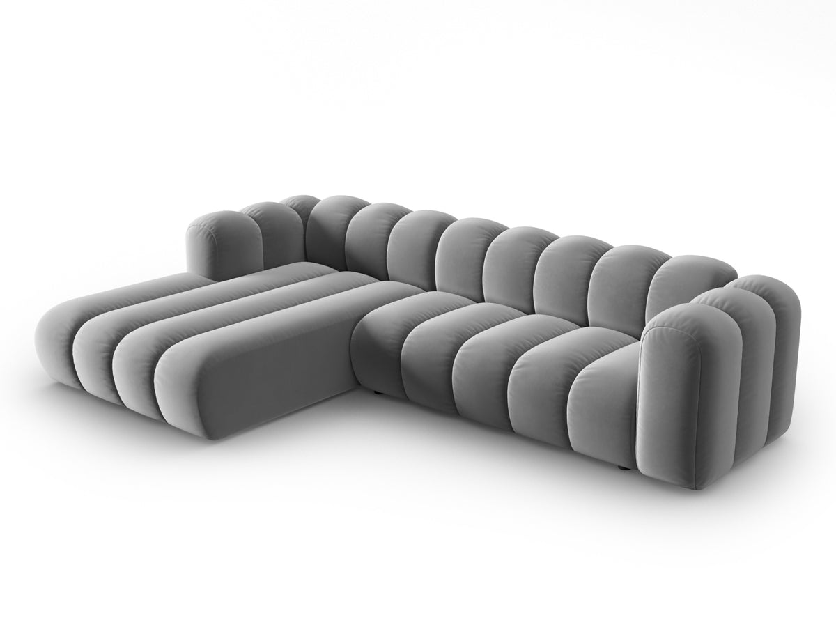 Lupine Velour modulares Ecksofa links 4 Sitzer in Grey-Salvador präsentiert im Onlineshop von KAQTU Design AG. L-Sofa links ist von Micadoni