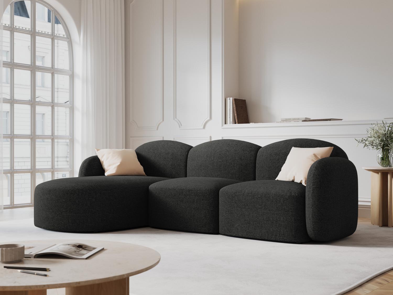 Entdecken Sie das elegante Blair Ecksofa links von Micadoni. Dieses 4-Sitzer Sofa kombiniert hochwertigen Velours mit zeitgemässem Stil für Ihr Wohnzimmer.