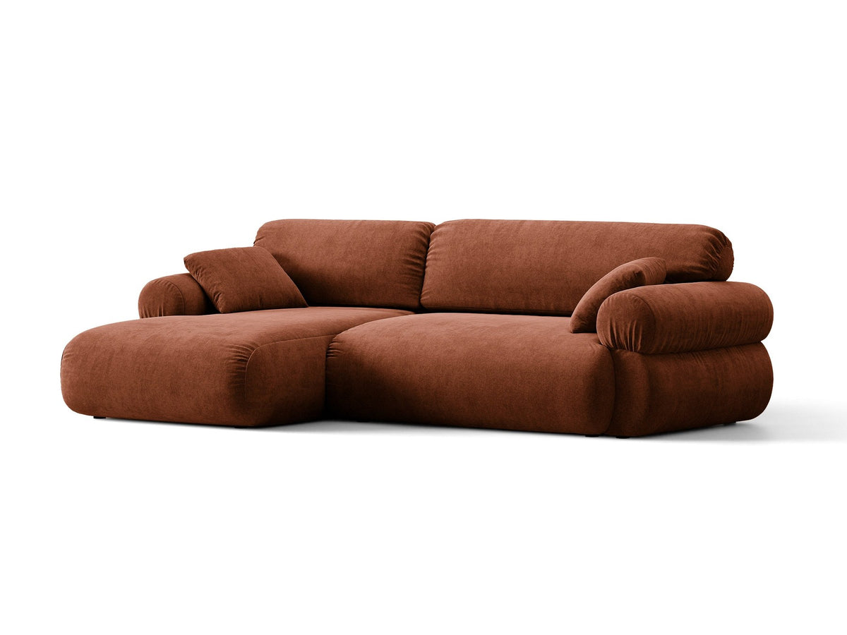 Beiges L-Sofa Ophelia von Micadoni mit Liberty-Stoffbezug, schwarzen Kunststoffbeinen und tiefer Sitzfläche, Ausrichtung links, in modernem Wohnraum.