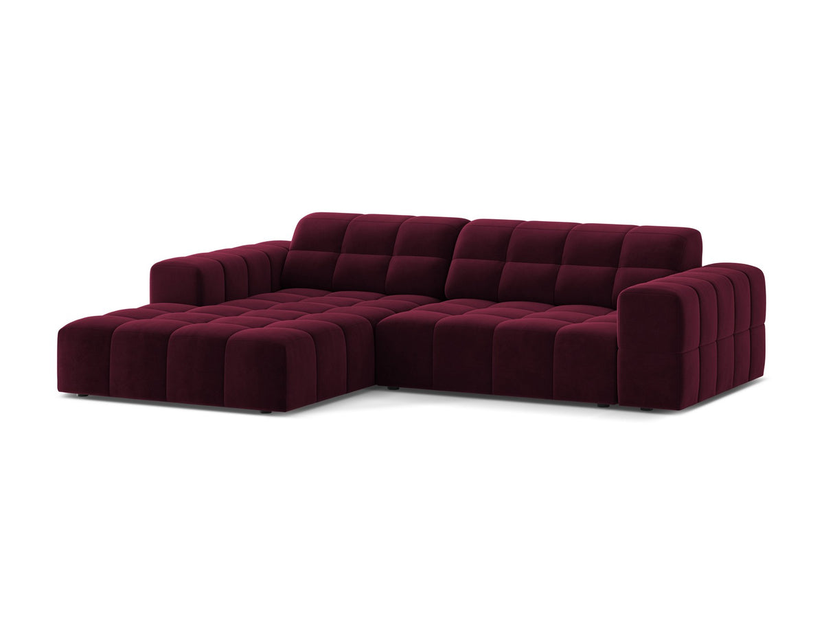 Jennifer Linkes Ecksofa von Micadoni in leichtem Beige, L-Form, Eden Chenille-Stoff, schwarze Kunststoffbeine, Rückenlehne mit Wattierung.