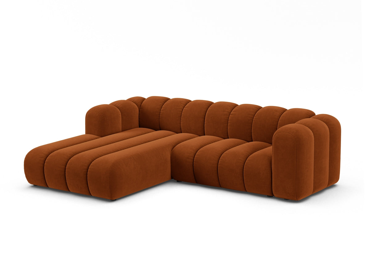 Lupine Velour Modular Ecksofa links 4 Sitzer in Terracotta-Salvador präsentiert im Onlineshop von KAQTU Design AG. L-Sofa links ist von Micadoni