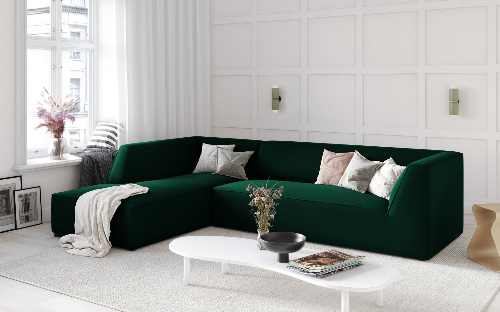 Elegantes Ruby Velour Ecksofa in stilvollem Design, ideal für moderne Wohnräume. Linksseitige Anordnung, 4-Sitzer für maximalen Komfort.