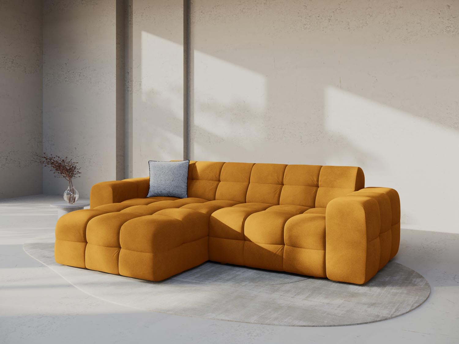Elegantes Kendal Velour Ecksofa in Senfgelb, linksseitig, ideal für stilvolle Wohnräume. 4-Sitzer von Micadoni.