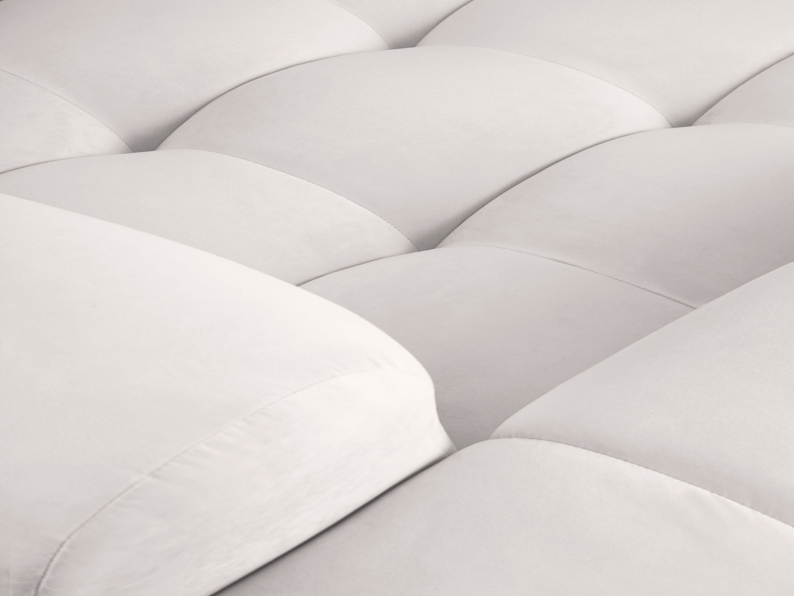 Stylisches Kendal Velour Ecksofa in elegantem Grau, linksseitig, 4-Sitzer von Micadoni, ideal für gemütliche Wohnräume.