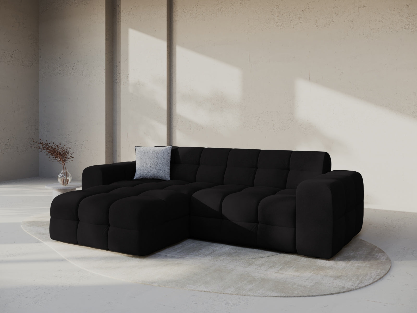 Elegantes Kendal Velour Ecksofa in Schwarz, ideal für stilvolle Wohnräume. Komfortables 4-Sitzer Design von Micadoni.