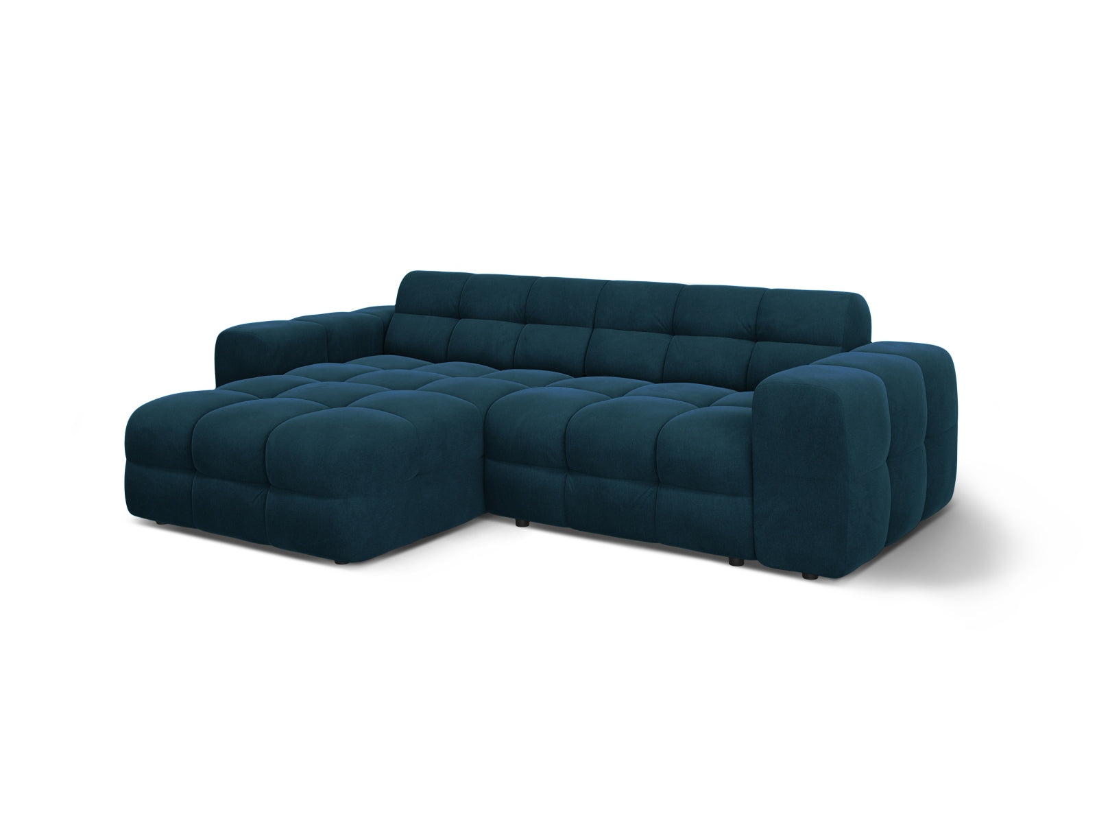 Erleben Sie das Kendal Velour links Ecksofa 4 Sitzer von Micadoni – elegantes Design, grosszügige Sitzfläche und optimalen Komfort für Ihr Wohnzimmer.