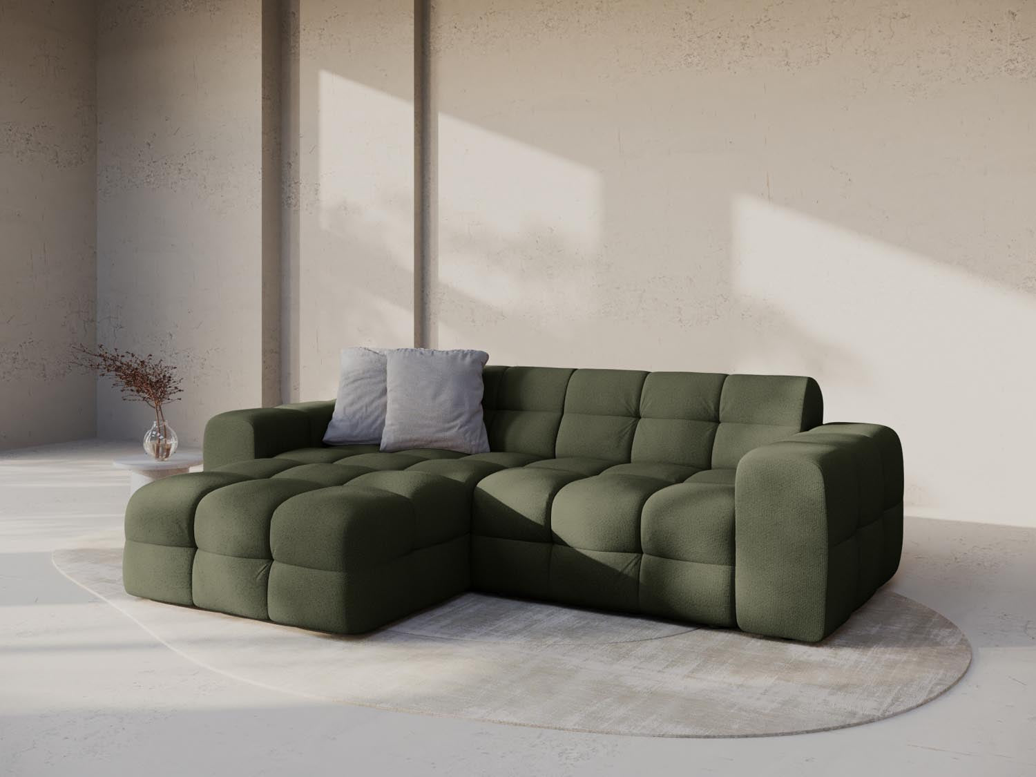 Entdecken Sie das Kendal Ecksofa links 4 Sitzer von Micadoni – stilvolles Velours, zeitgemässes Design und hervorragender Sitzkomfort für Ihr Zuhause.