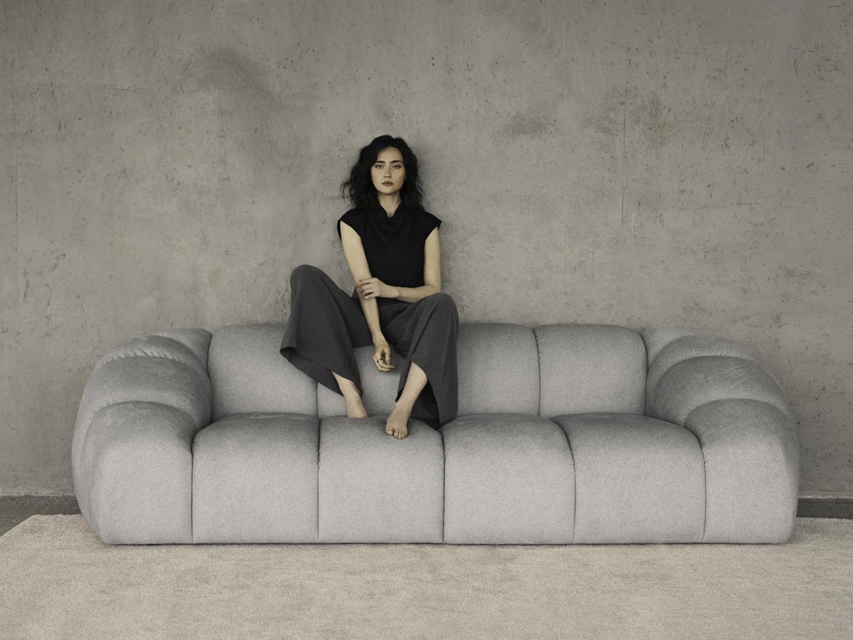 Diana Ecksofa links 3 Sitzer in Light Grey-Bubble präsentiert im Onlineshop von KAQTU Design AG. L-Sofa links ist von Micadoni