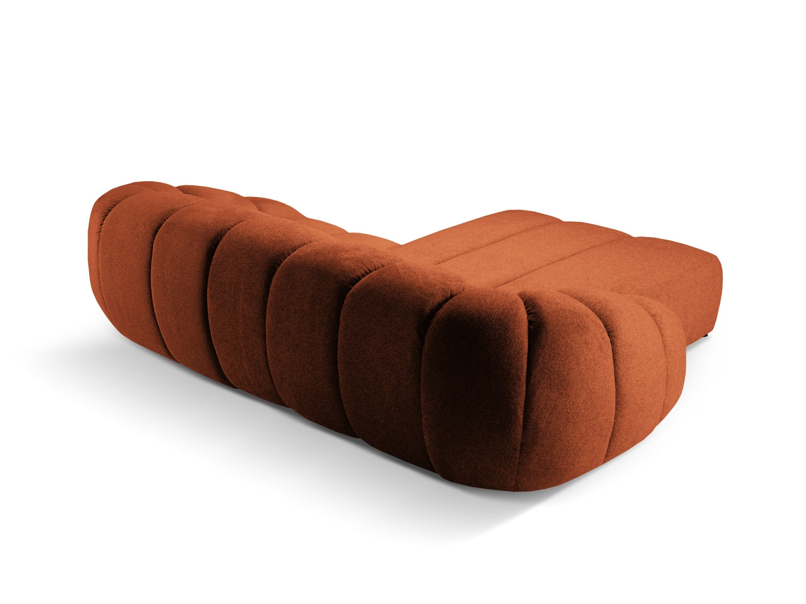 Elegantes Diana Ecksofa links in warmem Terracotta, ideal für drei Personen und perfekt zur Verschönerung Ihres Wohnraums.