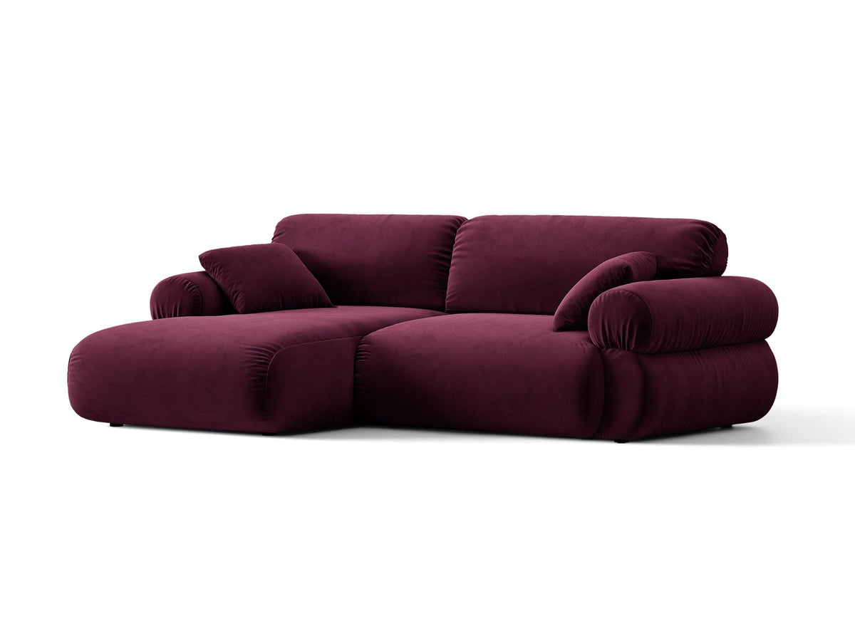 Beiges L-förmiges Ecksofa Ophelia von Micadoni mit Liberty-Stoffbezug, schwarzen Kunststoffbeinen und niedriger Rückenlehne, seitliche Ansicht.