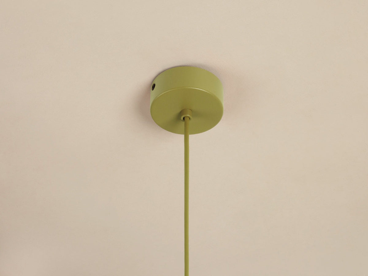 Pendelleuchte Timbo von Micadoni in Ziegel, konischer Schirm aus lackiertem Stahl, Fassung für E27-Leuchtmittel, minimalistisches Design