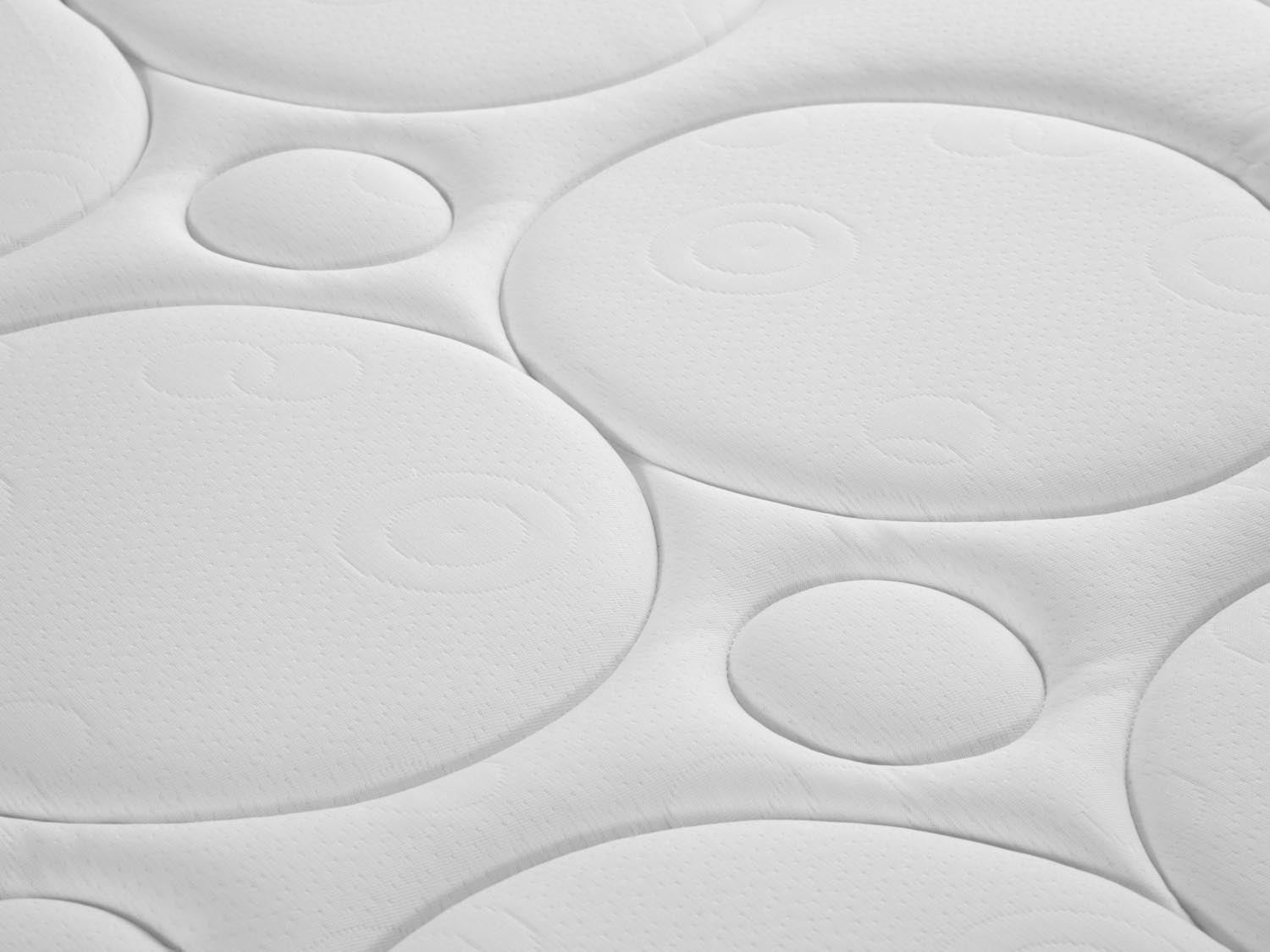 Die Muara Pocket Spring Matratze von Micadoni vereint ergonomische Unterstützung mit luxuriösem Schlafkomfort für erholsame Nächte.