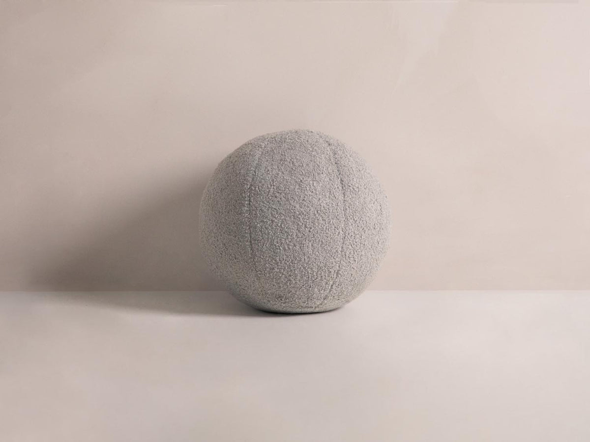 Ball Pillow in Light Grey-Now or Never präsentiert im Onlineshop von KAQTU Design AG. Deko Kissen ist von Micadoni
