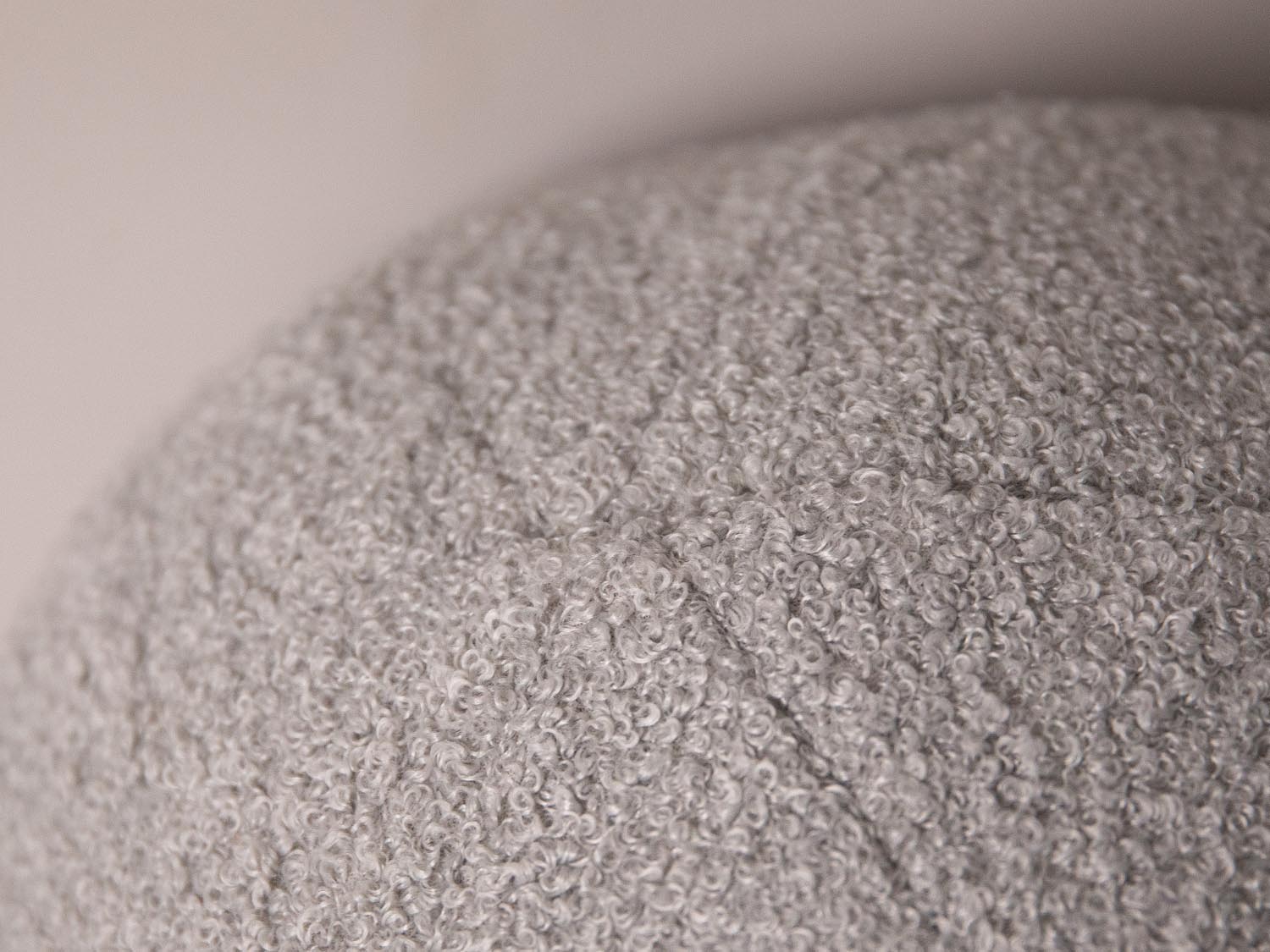 Ball Pillow in Light Grey-Now or Never präsentiert im Onlineshop von KAQTU Design AG. Deko Kissen ist von Micadoni