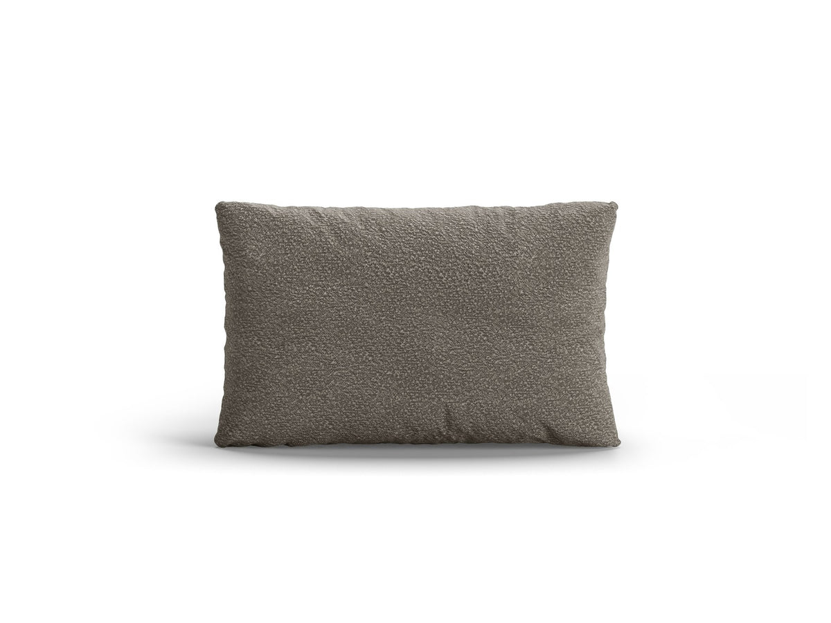 Weisses Dekokissen Poppy von Micadoni aus strukturiertem Bouclé-Stoff, rechteckige Form, Grösse 50x10x30 cm, auf hellem Hintergrund.