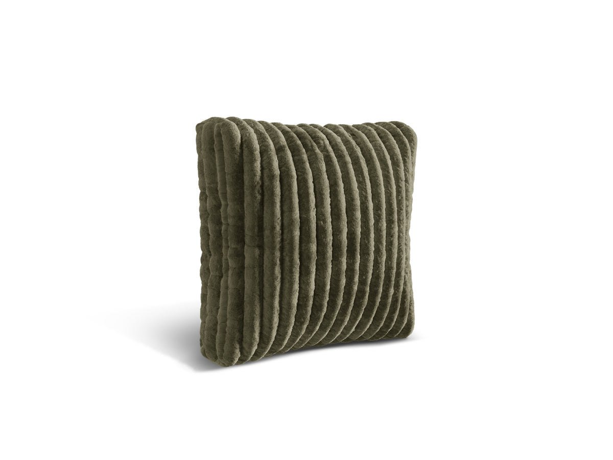 Martina Kissen in Moss Green-Tilia präsentiert im Onlineshop von KAQTU Design AG. Deko Kissen ist von Micadoni