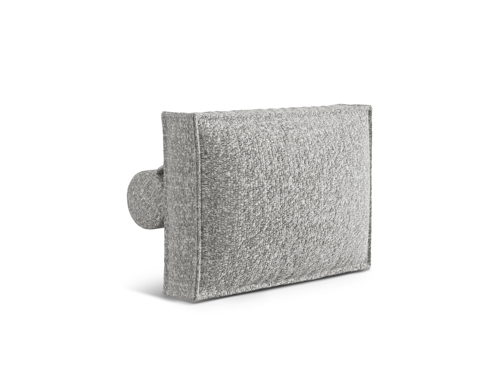 Elegantes Nuria Kissen in glänzendem Silber, ideal für eine stilvolle Wohnraumgestaltung und als luxuriöses Deko-Element.