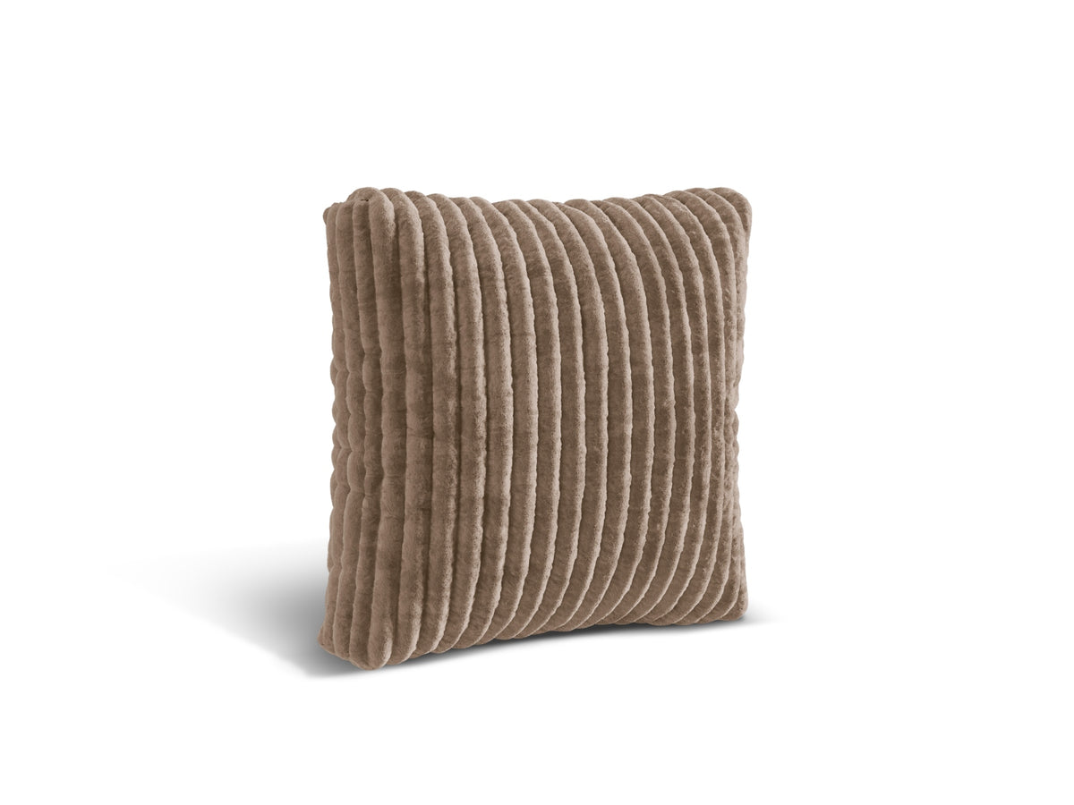 Martina Kissen in Acorn-Tilia präsentiert im Onlineshop von KAQTU Design AG. Deko Kissen ist von Micadoni