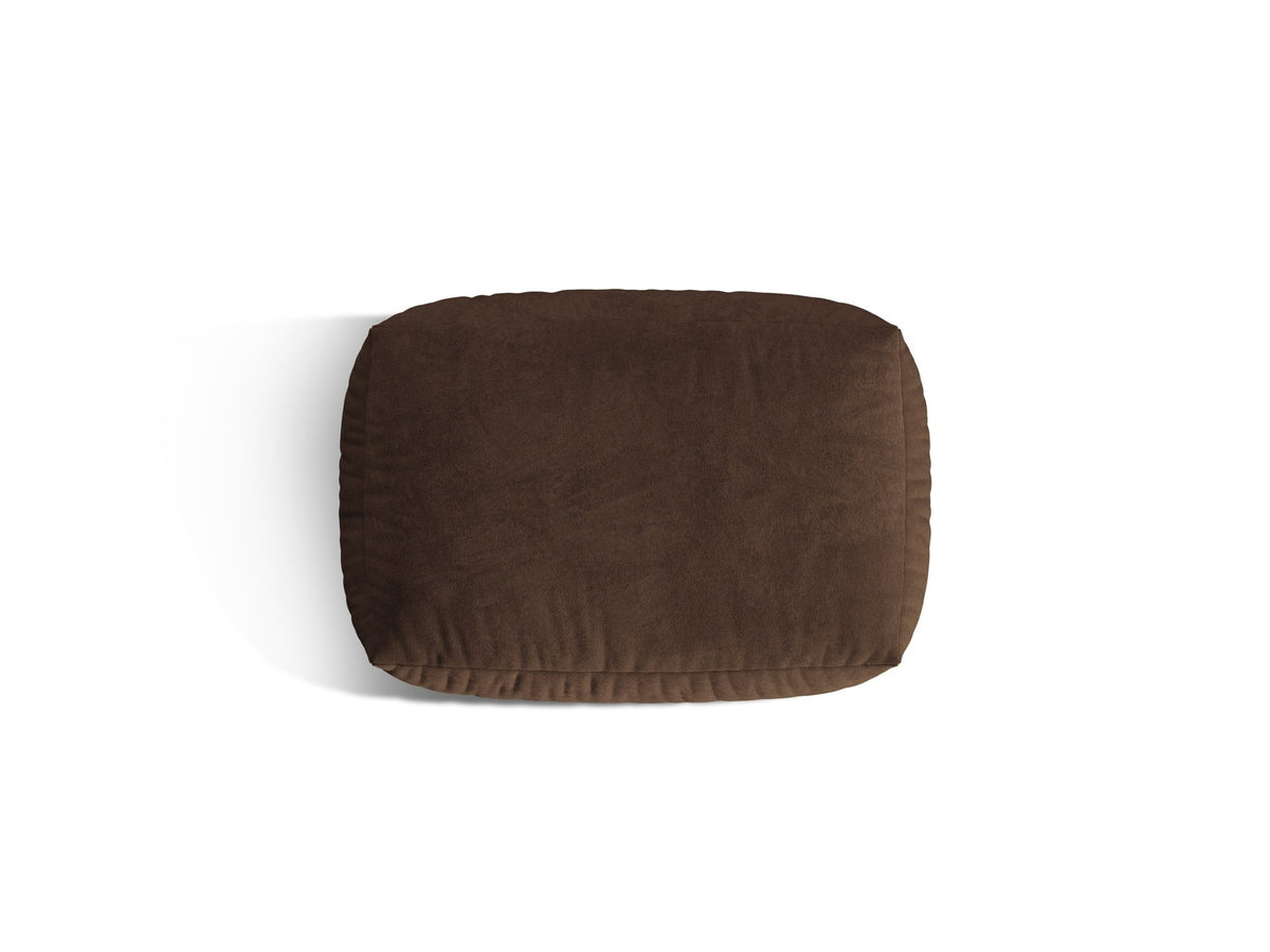 Pouf Martina von Micadoni in Schokolade, Veloursstoff, quadratische Form mit kurzen Beinen aus Polypropylen, Masse 103x73x44 cm.