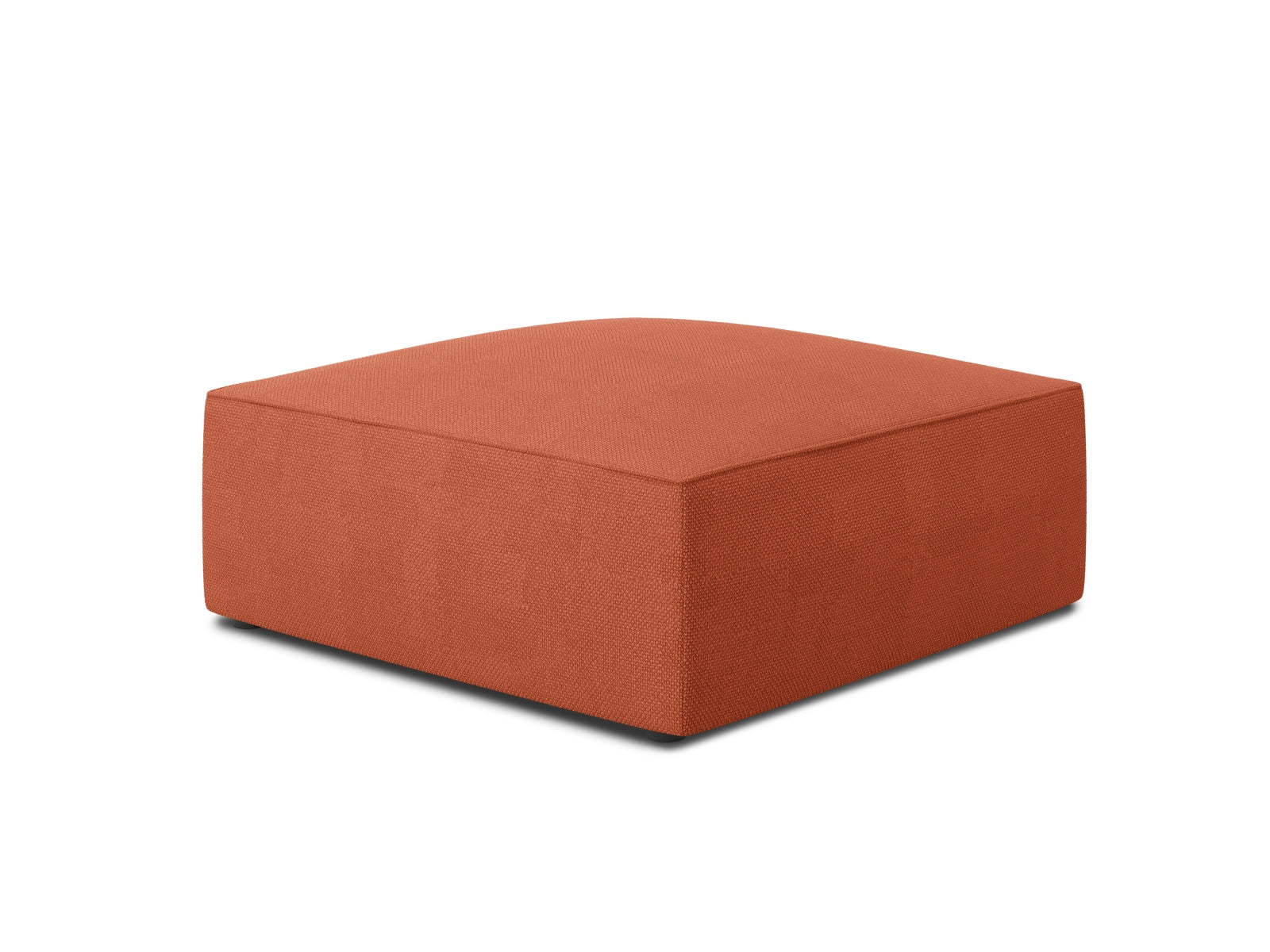 Eleganter Ruby Pouf von Micadoni in einem warmen Rotton, ideal für stilvolle Wohnräume und als zusätzlicher Sitzplatz.