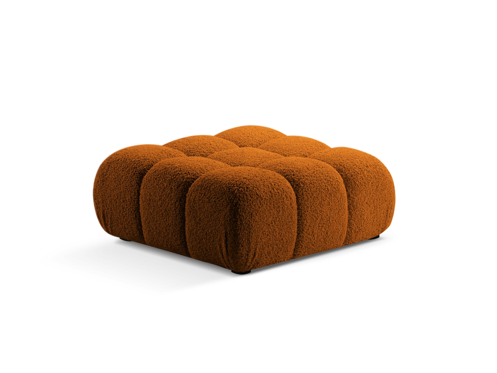 Stylischer Bellis Pouf von Micadoni, 94 cm, in warmem Brick-Rolf, ideal für gemütliche Sitzgelegenheiten und moderne Wohnräume.