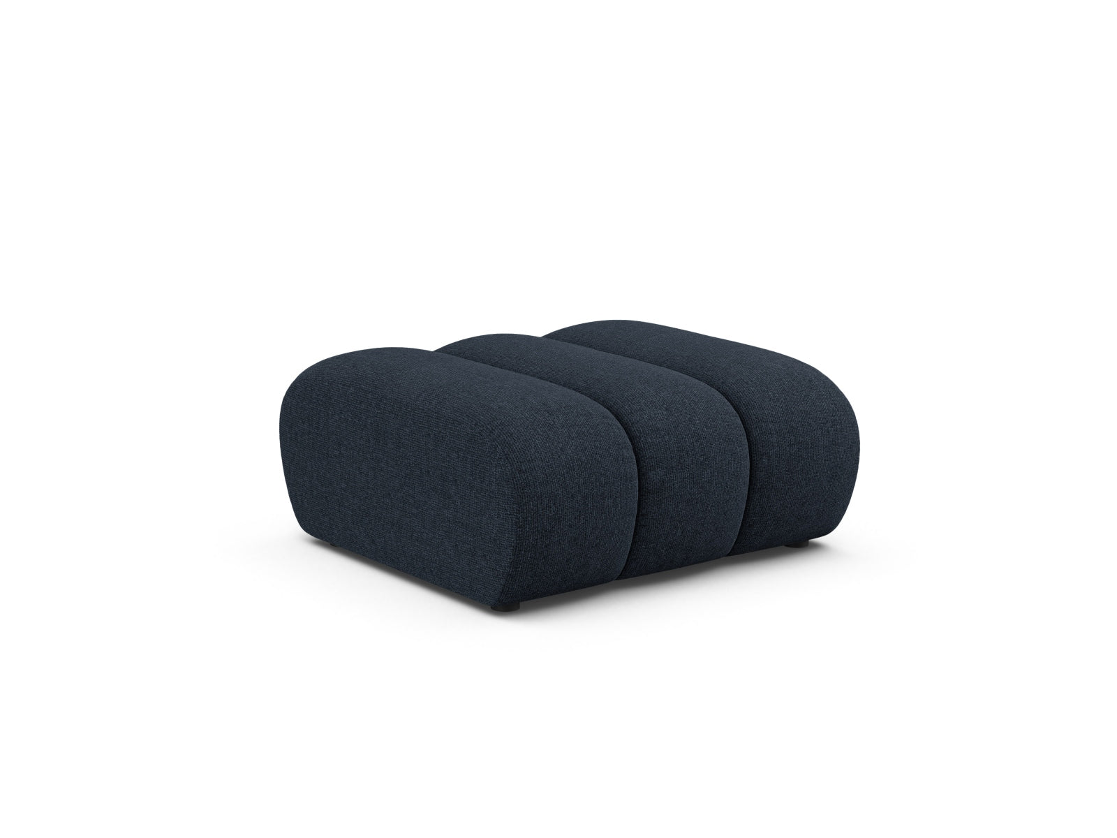 Erleben Sie den Lupine Pouf 1 Sitzer von Micadoni – ein elegantes, multifunktionales Möbelstück, das Stil und Bequemlichkeit perfekt kombiniert.
