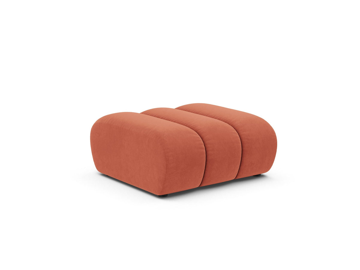 Beiger Pouf Lupine von Micadoni aus Venus-Samtstoff mit kurzen Kunststoffbeinen, quadratische Form, Masse 95x92x43 cm.