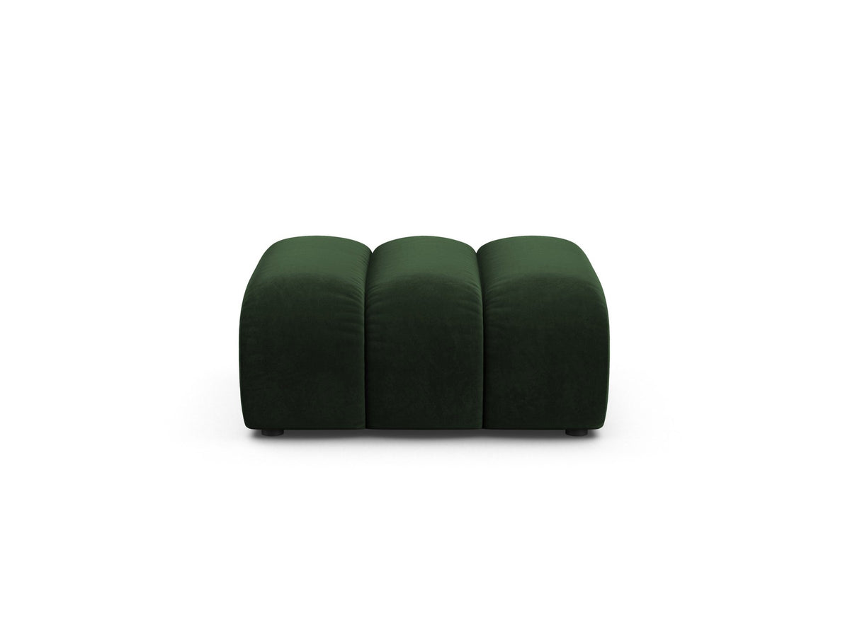 Beiger Pouf Lupine von Micadoni aus Venus-Samtstoff mit kurzen Kunststoffbeinen, quadratische Form, Masse 95x92x43 cm.
