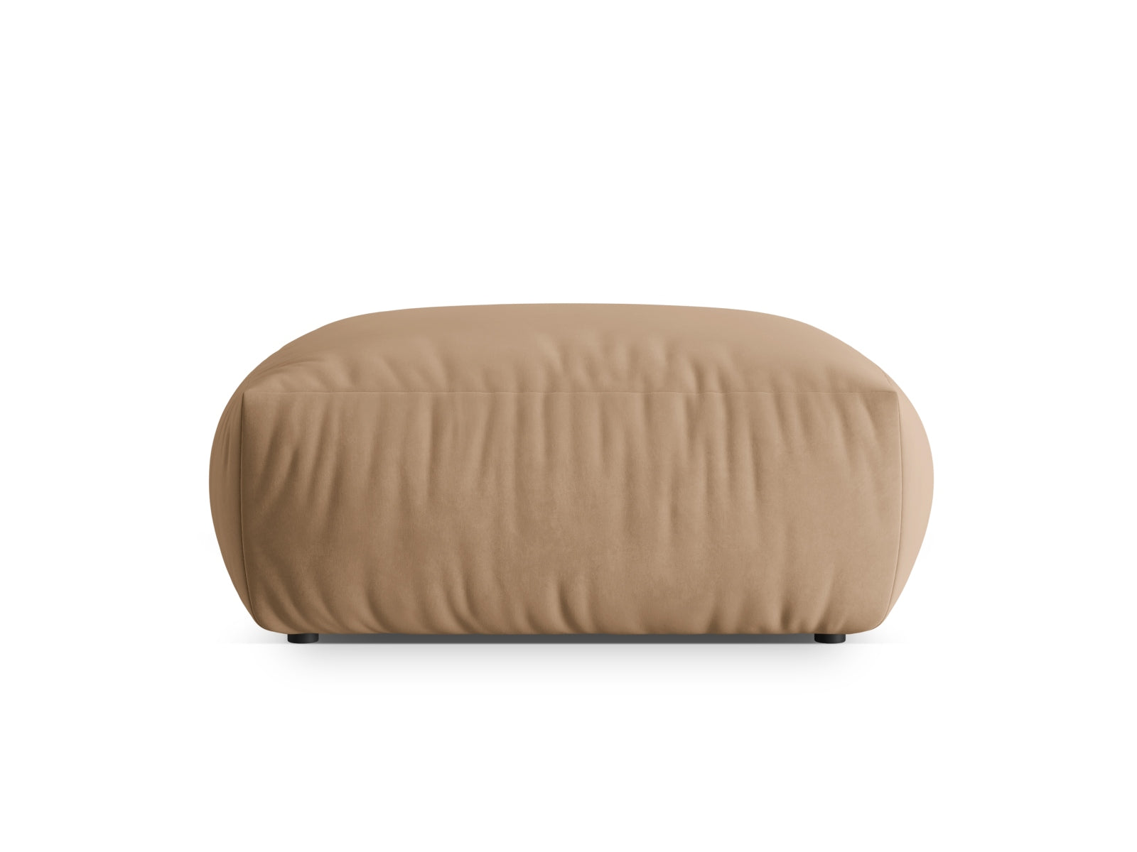 Stylischer Chris Velour Pouf 1 Sitzer in Sand-Casino, perfekt für moderne Interiors. Teil der vielseitigen Sofaserie von Micadoni.