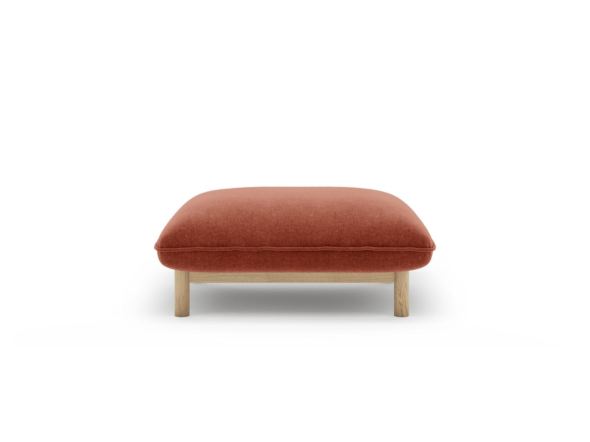 Runder Pouf Ada in Mandel beige mit Casino-Veloursbezug und sichtbaren Holzbeinen, Sitzhöhe 44 cm, hergestellt von Micadoni.